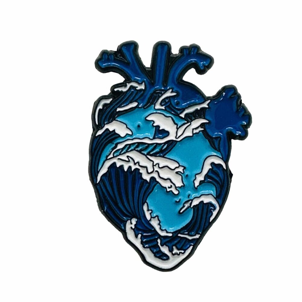 💙Enamel Pin Sea Wave Anatomical Heart Art Metal Ocean Waves Marine Brooch Blue - Picture 4 of 6
